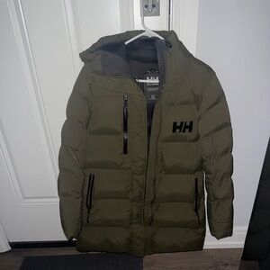Almost brand new Helly Hansen Adore Parka